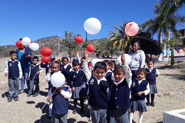 Antorcha da banderazo a obras en escuelas de Olomatlán