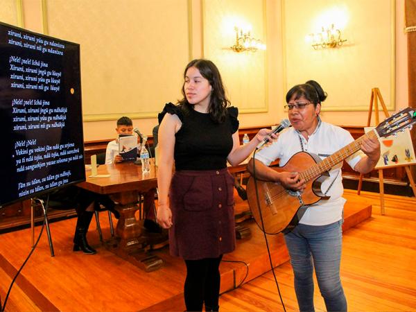 Realiza Cultura segunda edición del libro Arrullo de Luciérnagas