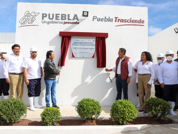 Céspedes inaugura rastro municipal en Chalchicomula de Sesma