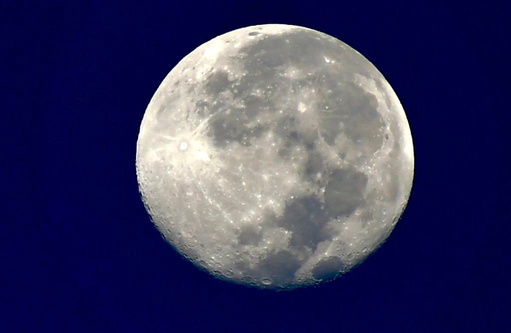 No tienes sueño, espera la Luna Llena de Hielo