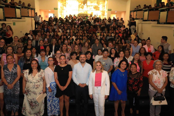 Periodista Marijoel Durán dicta conferencia El Arte de Ser Mujer