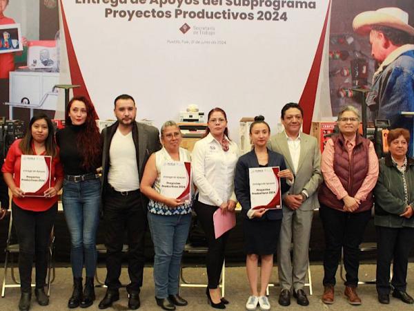 Entrega gobierno de Puebla equipamiento a proyectos productivos