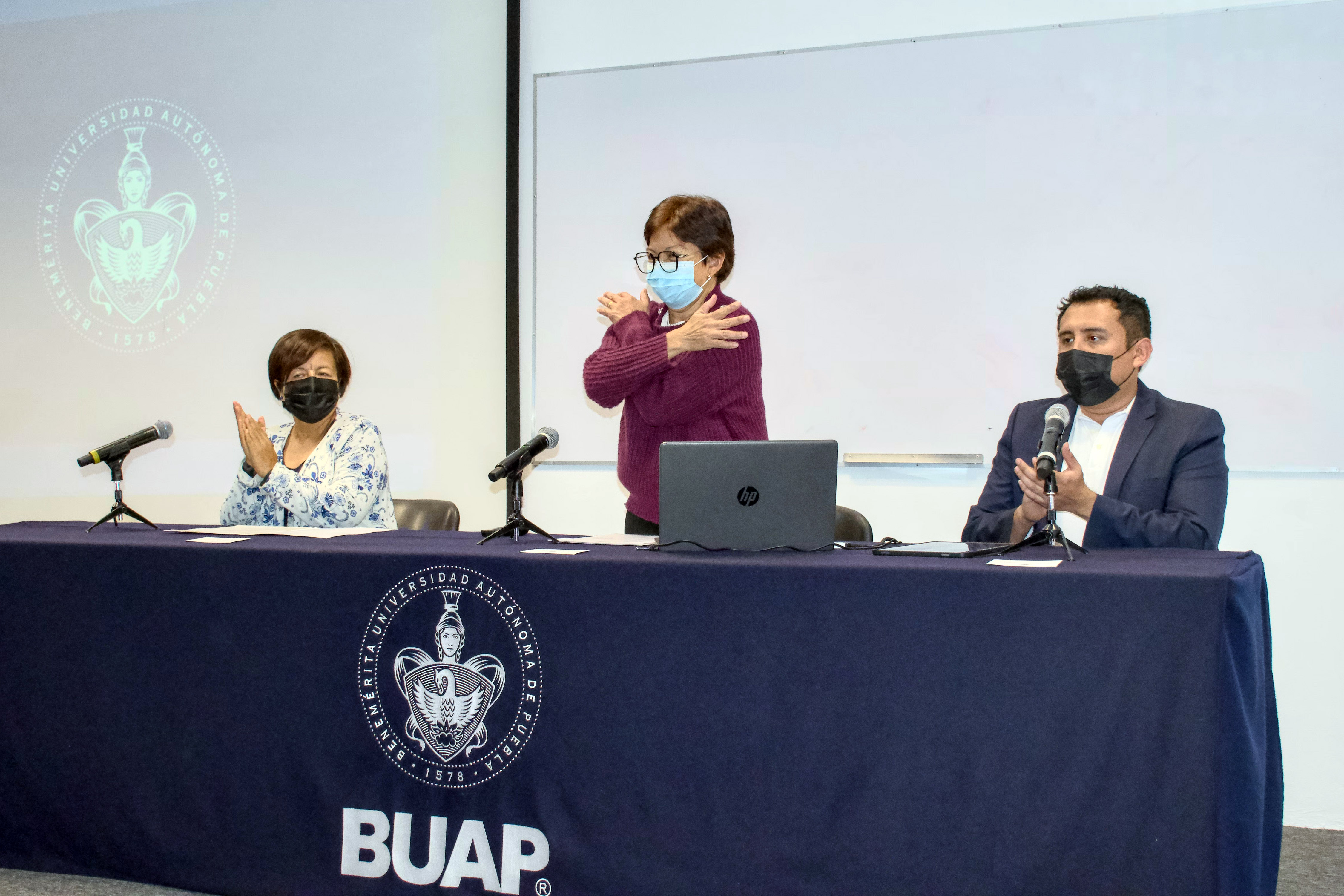 Imparte Rectora Lilia Cedillo Ramírez conferencia en el ICUAP