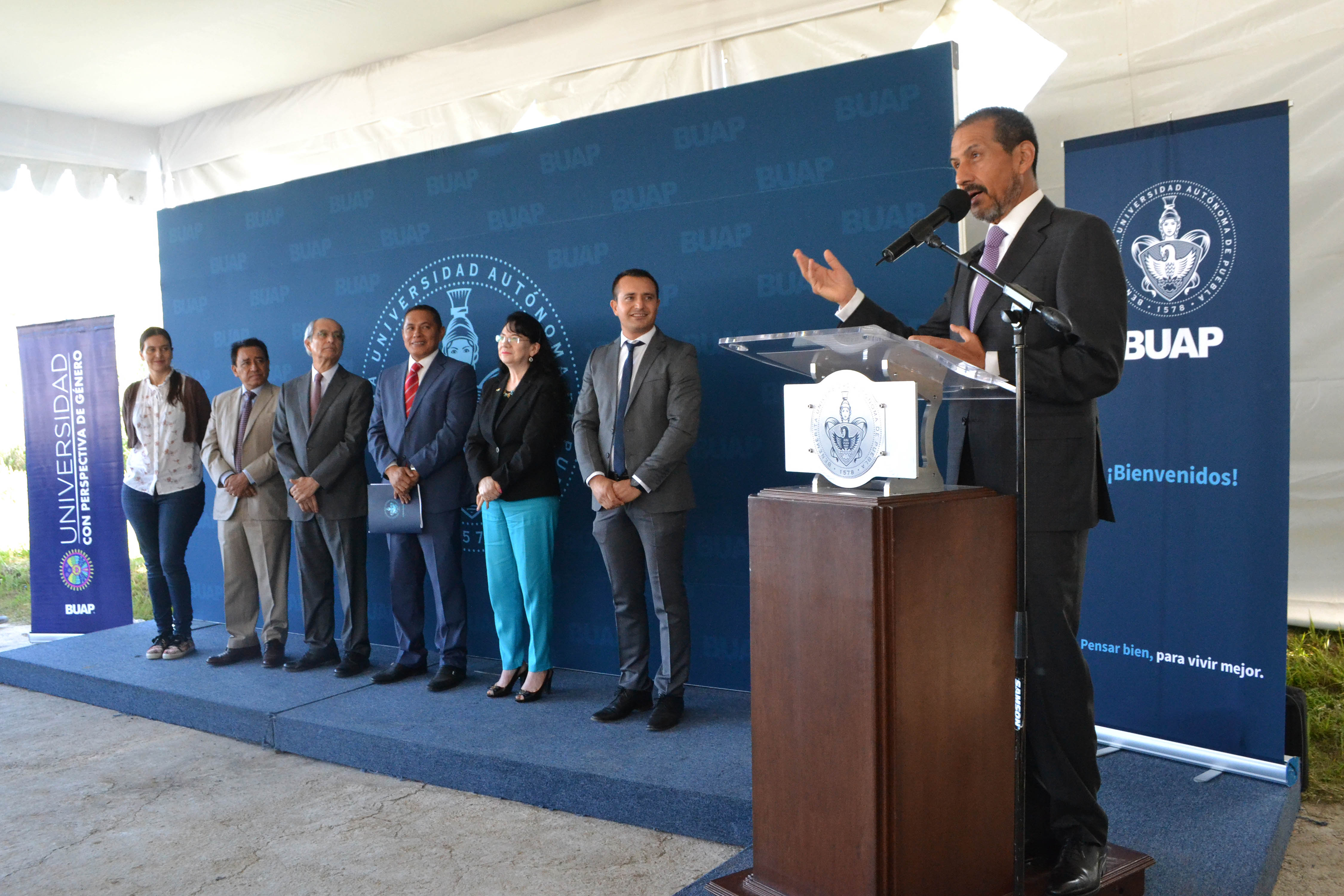 Inaugura Esparza edificio en prepa Zapata de Texmelucan