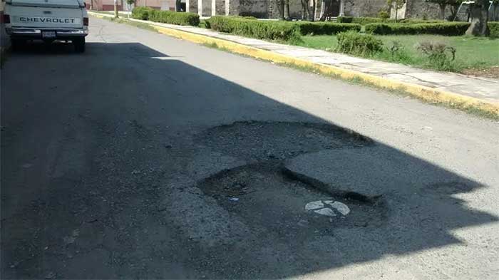 Baches afectan las principales calles de San Pedro Cholula