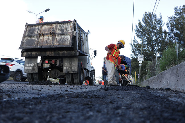 Con cierres parciales arranca bacheo en bulevar Valsequillo