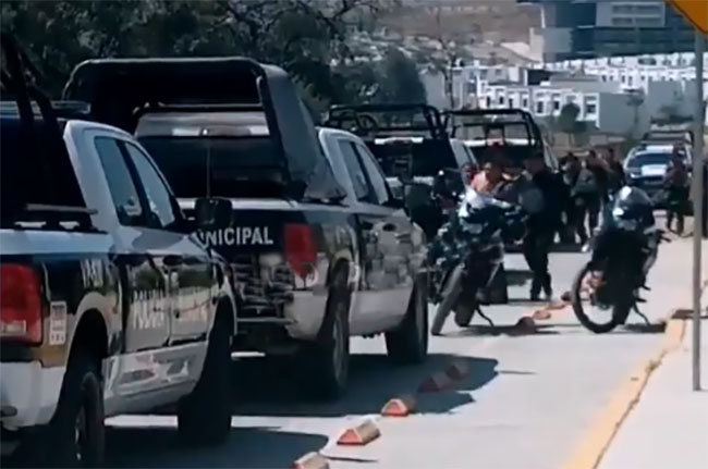 Registran balacera y persecución frente a terminal RUTA Margaritas en Puebla