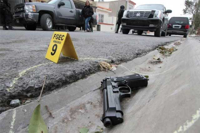 Hieren a policía de Los Reyes de Juárez en balacera