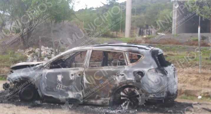 Intento de linchamiento y camioneta incinerada, tras balacera en Amozoc