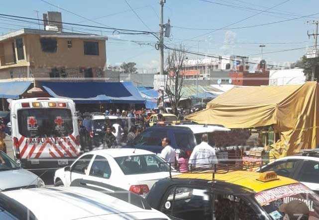 En balacera matan a asaltante en Presta Max en el Mercado Morelos