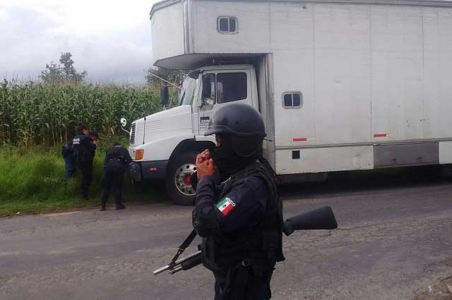 Tras balacera, policías de El Verde recuperan camión robado