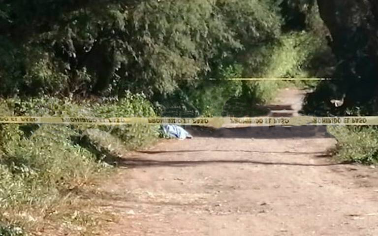 Hallan cadáver con 8 balazos en la Tehuacán-Teotitlán
