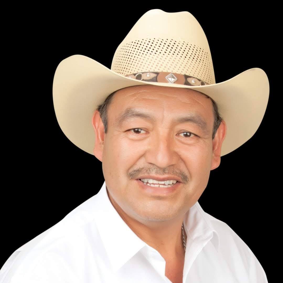 Balean en Chichiquila al candidato a presidente municipal