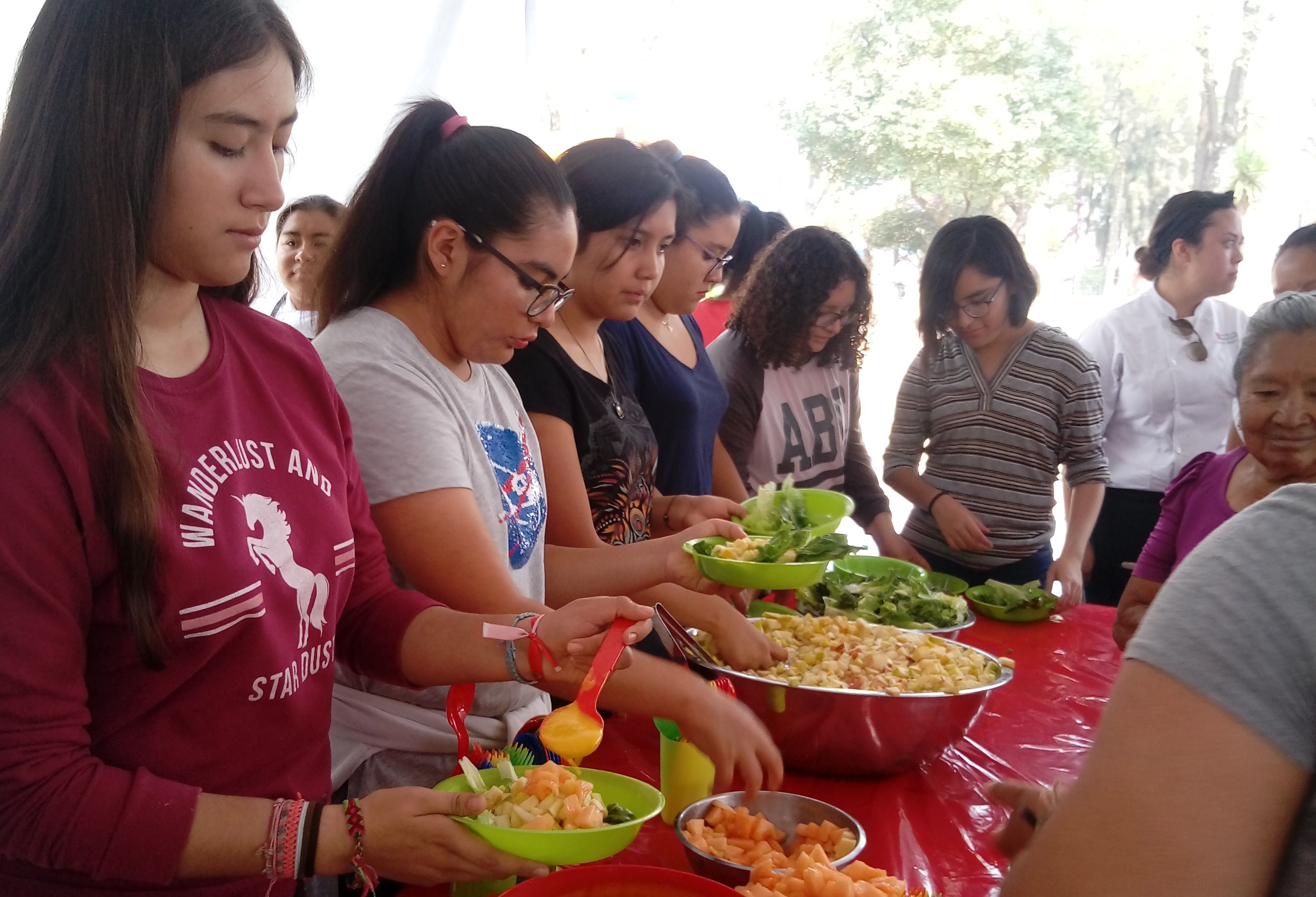 Rescatan 300 kilos de comida a punto de ir a la basura