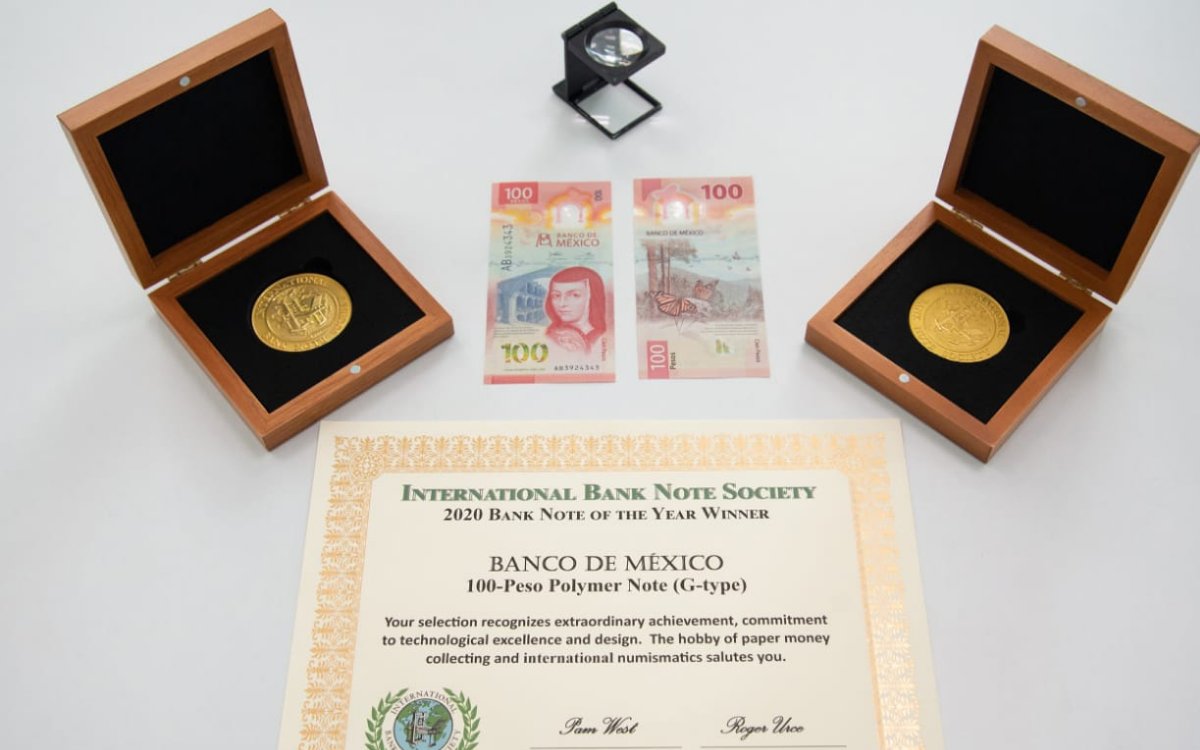 Billete de 100 pesos recibe premio como Billete del año