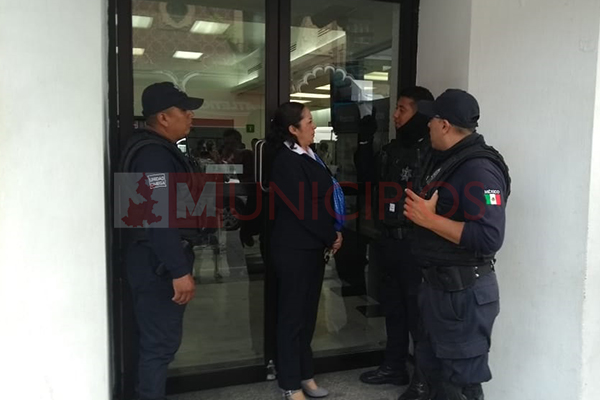 Custodio intentó robar banco en Tehuacán con pistola de juguete