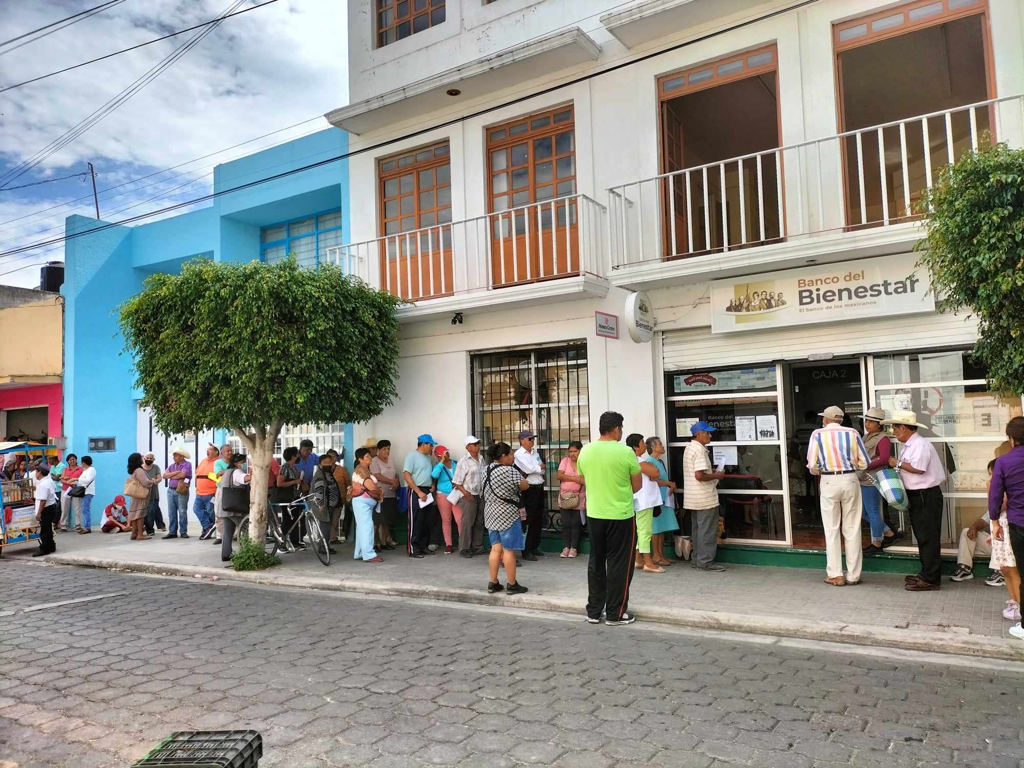 Piden adultos mayores de Tehuacán regresar pagos de Bienestar a instituciones bancarias
