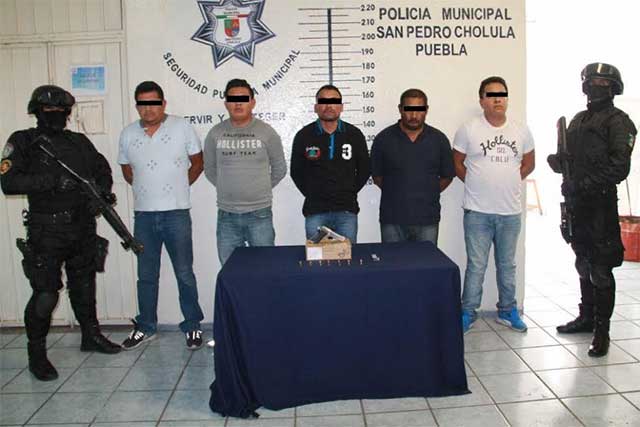 Atrapan a banda de ladrones a comercio en San Pedro Cholula