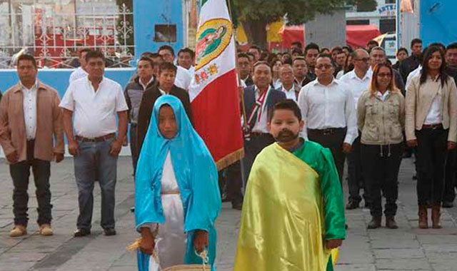 Bandera Guadalupana de edil de Amozoc pertenece a mayordomos, justifican