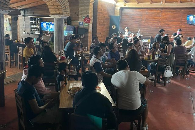 Botaneros y restaurantes provocan malestar por exceso de ruido en Cuautlancingo