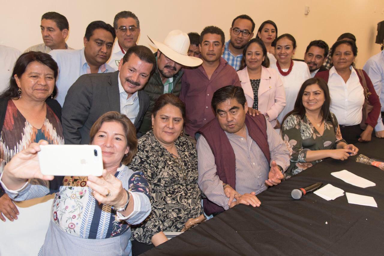 Impulsar gobiernos con identidad exhorta Barbosa a ediles