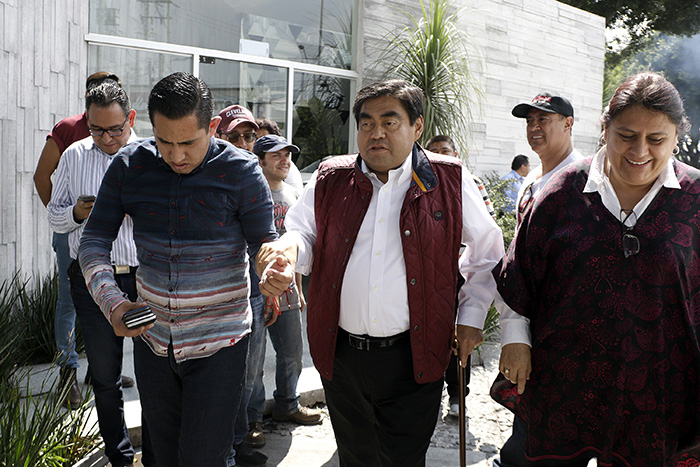 EN VIVO Barbosa se registra rumbo a Casa Puebla