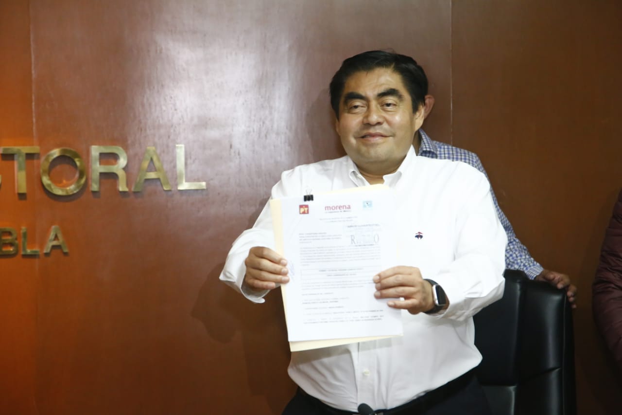 EN VIVO Barbosa se registra rumbo a Casa Puebla