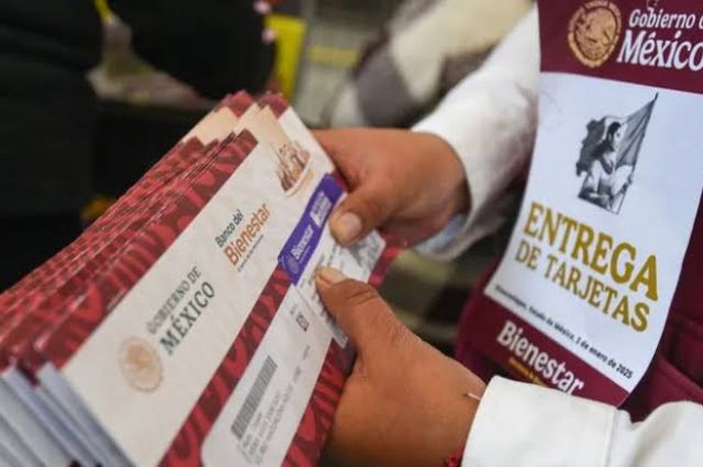 Retrasos en entrega de tarjetas provocan pago triple de la Beca Rita Cetina