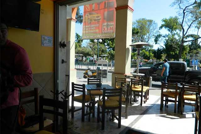Estado clausuró bares arbitrariamente, afirma comuna de Tehuacán