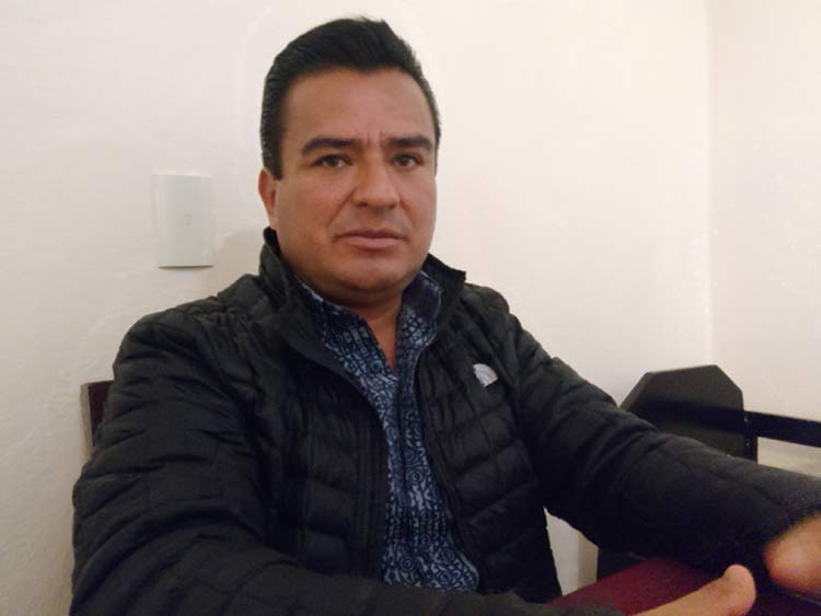 Aun sin candidatura, Carlos Barragán se queda en el PRI