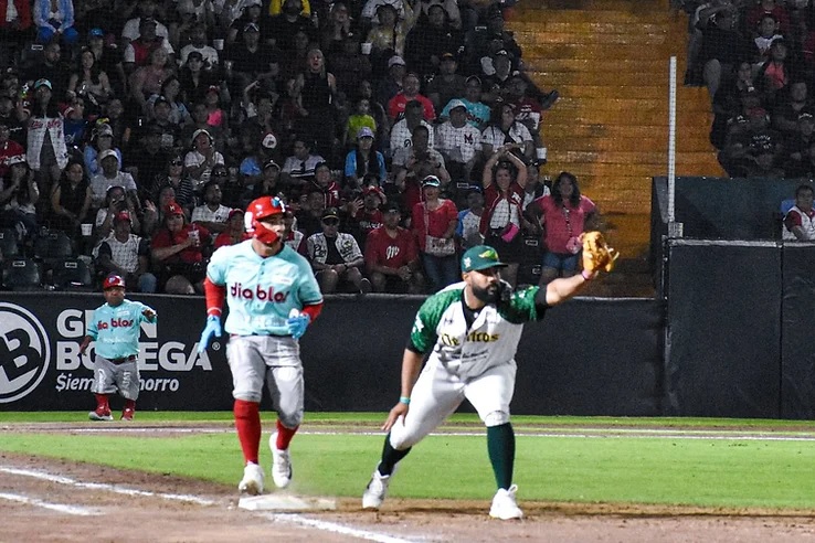 Diablos Rojos barrió con los Pericos de Puebla en la serie inaugural