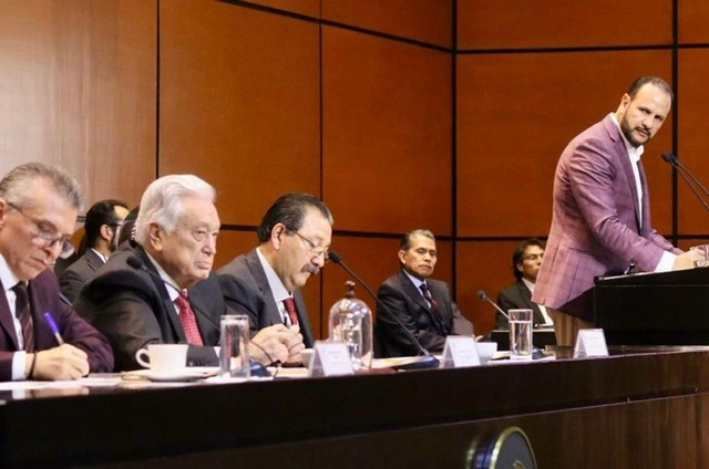 Acusan a Bartlett de hacer trampa para cumplir tratados de energía limpia