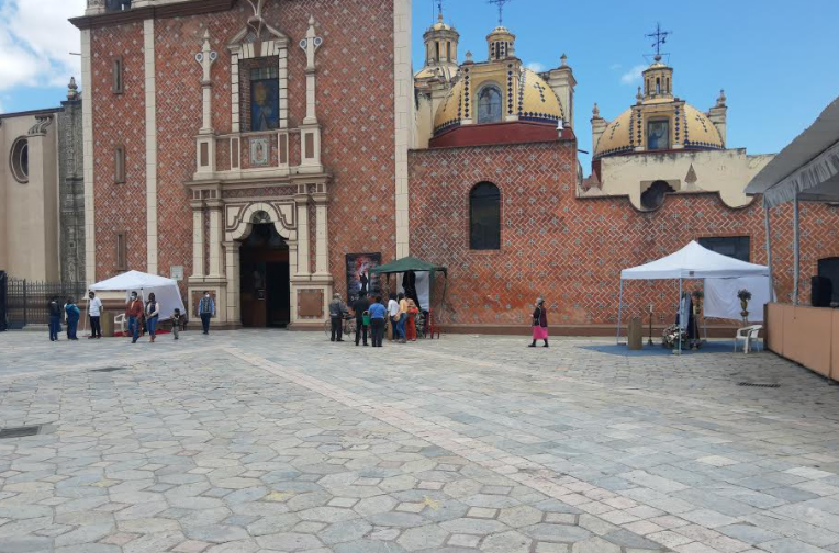 Fieles hacen visita de las 7 casas en medio de medidas sanitarias en Texmelucan