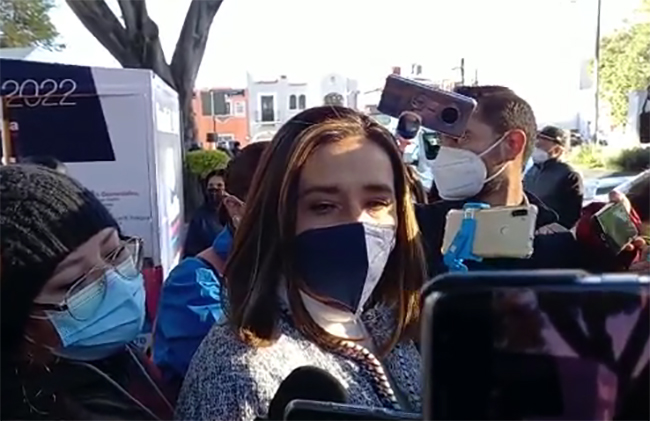 Diez trabajadores renuncian a las bases otorgadas por Claudia Rivera