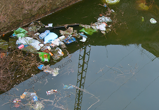 Acusan a edil de Villa de Atencingo de contaminar pozo de agua