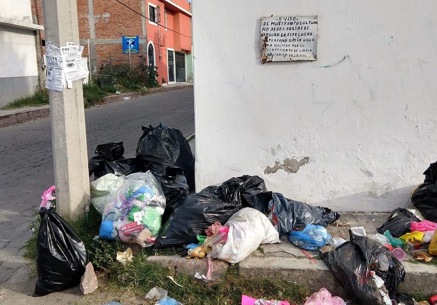 Comuna de Atlixco no recoge la basura y amenaza con multas