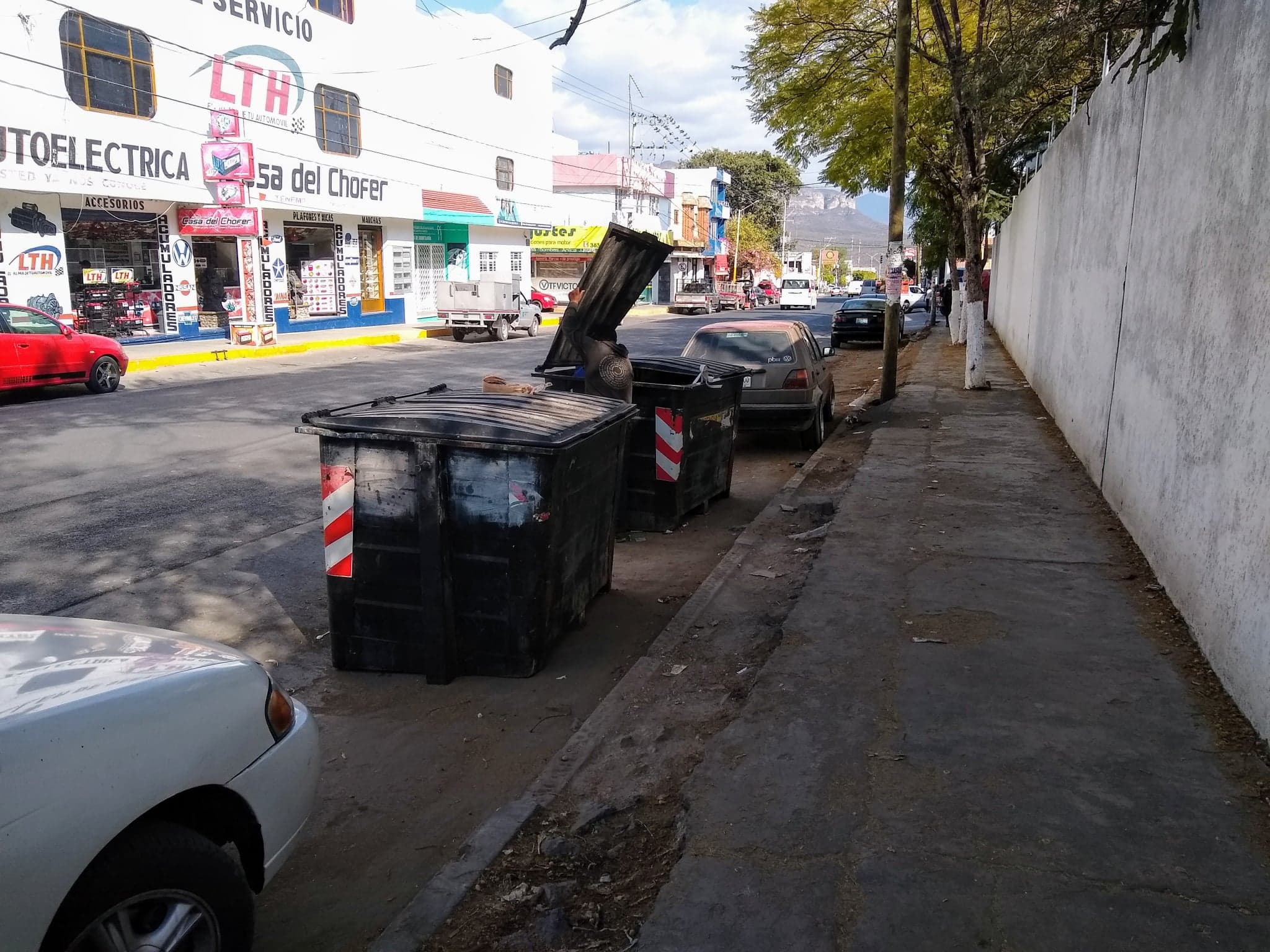 El 80% de las escuelas en Tehuacán adeudan el servicio de recolección de basura 