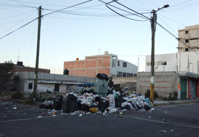 Tecamachalco continúa sin servicio de recolección de basura