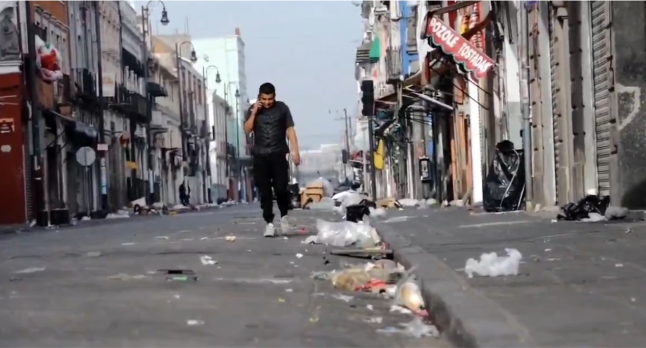 VIDEO Una cochinada, así amaneció el Centro Histórico de Puebla