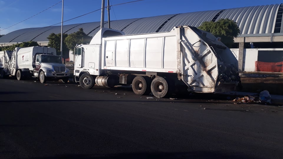 Vecinos de Tecamachalco denuncian malos olores y concentración de basura