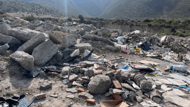 Aumentan tiraderos de basura en inmediaciones del Hospital General de Tecamachalco