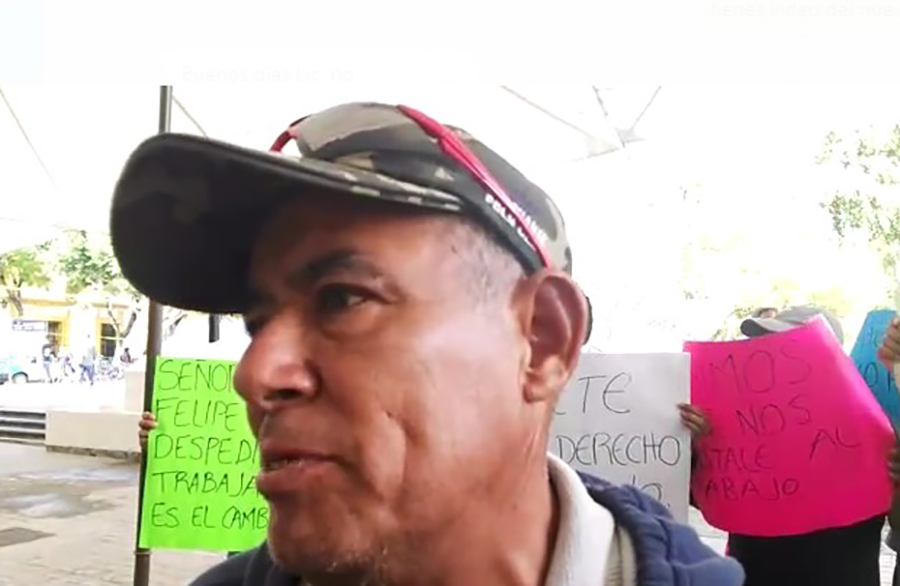 VIDEO Se manifiestan trabajadores de limpia en Tehuacán 