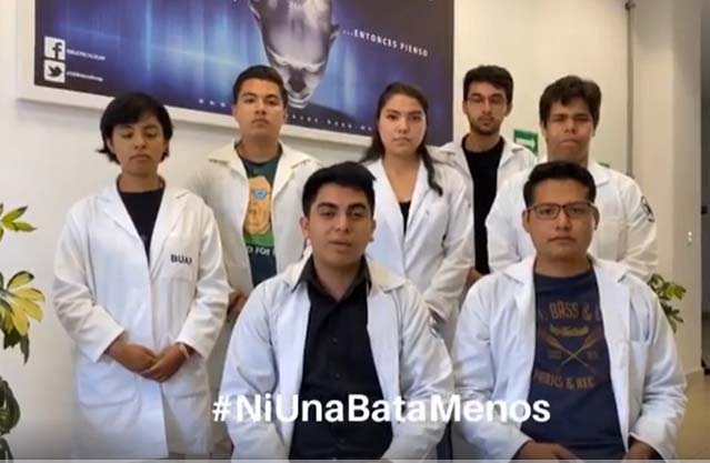 En medicina BUAP hacen paro y decretan día de luto por asesinato de estudiantes