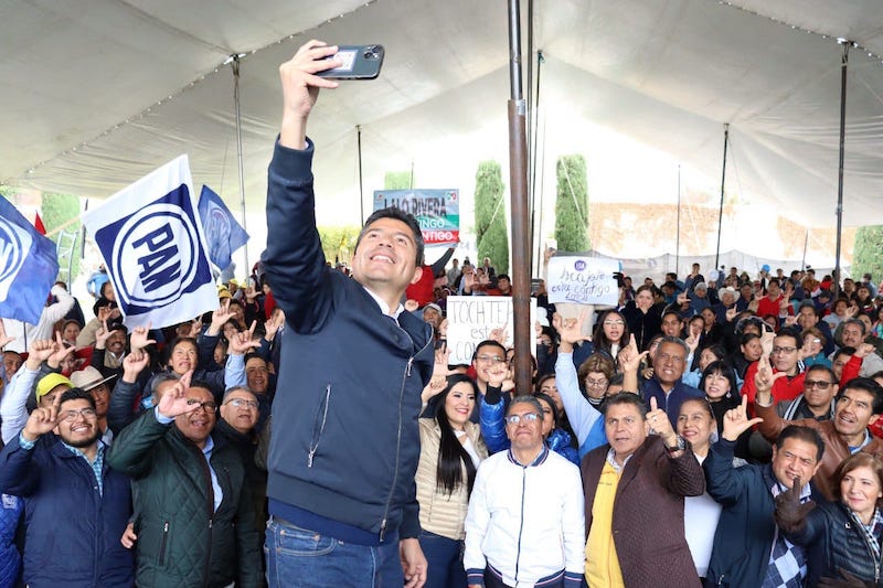 Lalo Rivera se reúne con militantes de 11 municipios en tercer día de precampaña