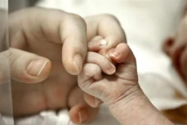 Detectan a tres bebés en Puebla que podrían tener Covid-19