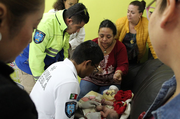 Abandonan a recién nacido en iglesia de Texmelucan