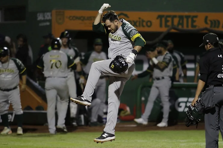 Pericos se impone a los melenudos y se queda con la serie