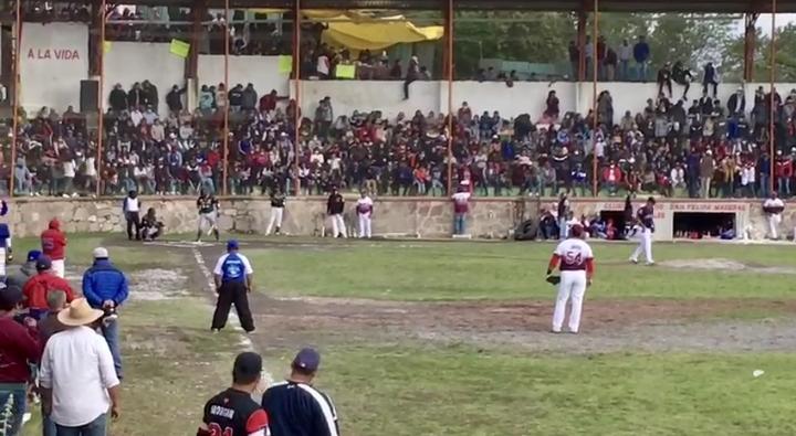 Realizan partido de béisbol en Nicolás Bravo con más de 4 mil espectadores 