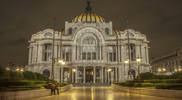 Palacio de Bellas Artes: 90 años y una obra dedicada al héroe que concluye el viaje