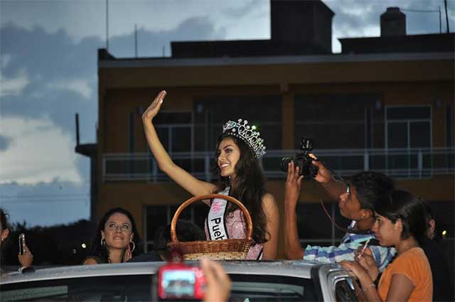Celebran en Acatlán triunfo de Diana Leal en Nuestra Belleza Puebla 2016